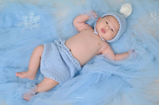 赤壁宝宝睡迷糊了才肯吃奶 赤壁宝宝睡迷糊了才肯吃奶